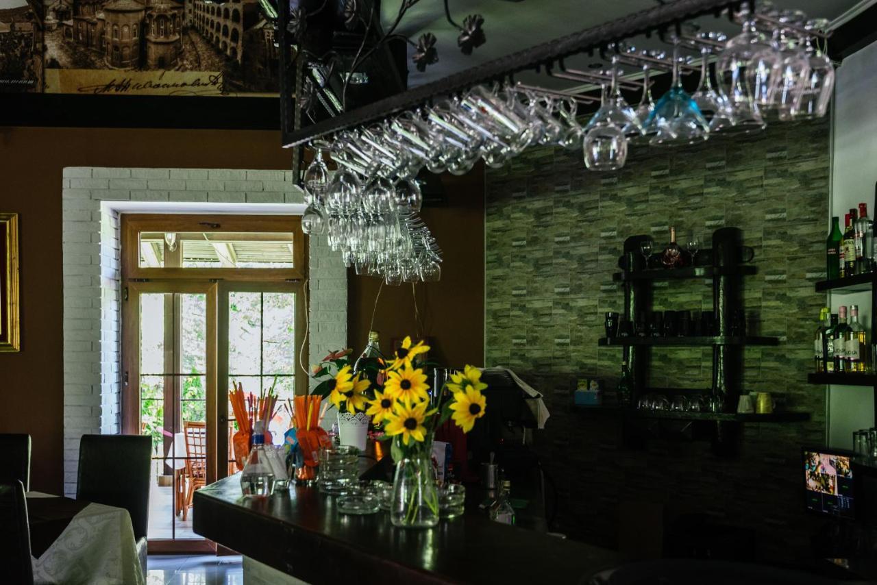 Atos Srebrno Jezero - Villa And Restaurant Veliko Gradište Extérieur photo