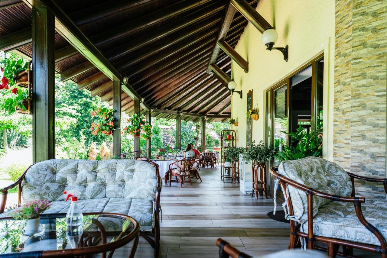 Atos Srebrno Jezero - Villa And Restaurant Veliko Gradište Extérieur photo